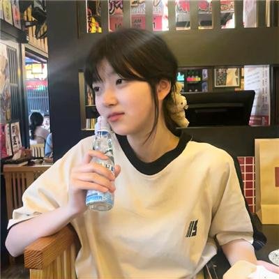 布里叶女士 高清封面